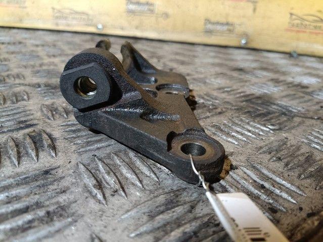 Кронштейн генератора 93E4FV Toyota Avensis Verso - Фото 3