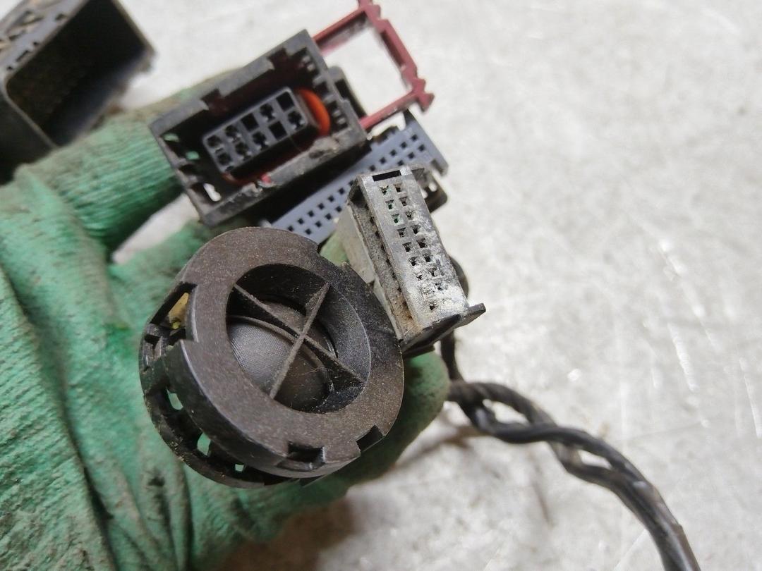 Проводка двери передней левой Q5TK2I Opel Astra купить в магазине запчастей бу