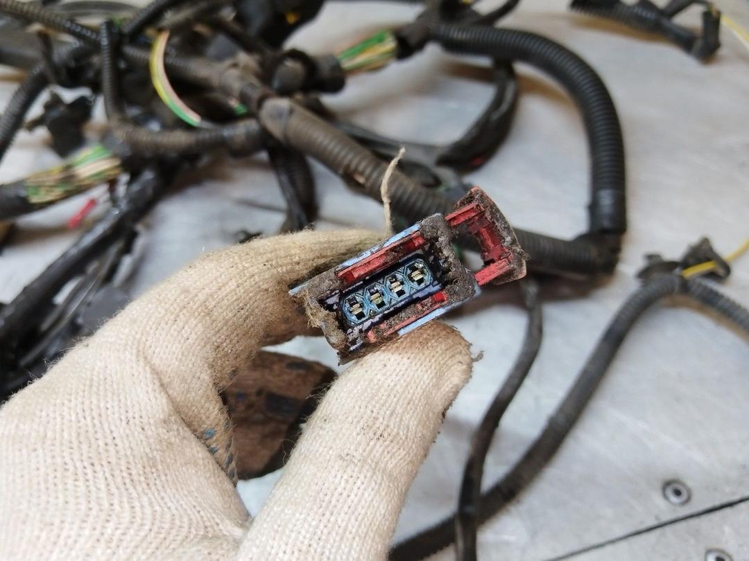 Проводка двигателя 392NLE Peugeot 406 undefined