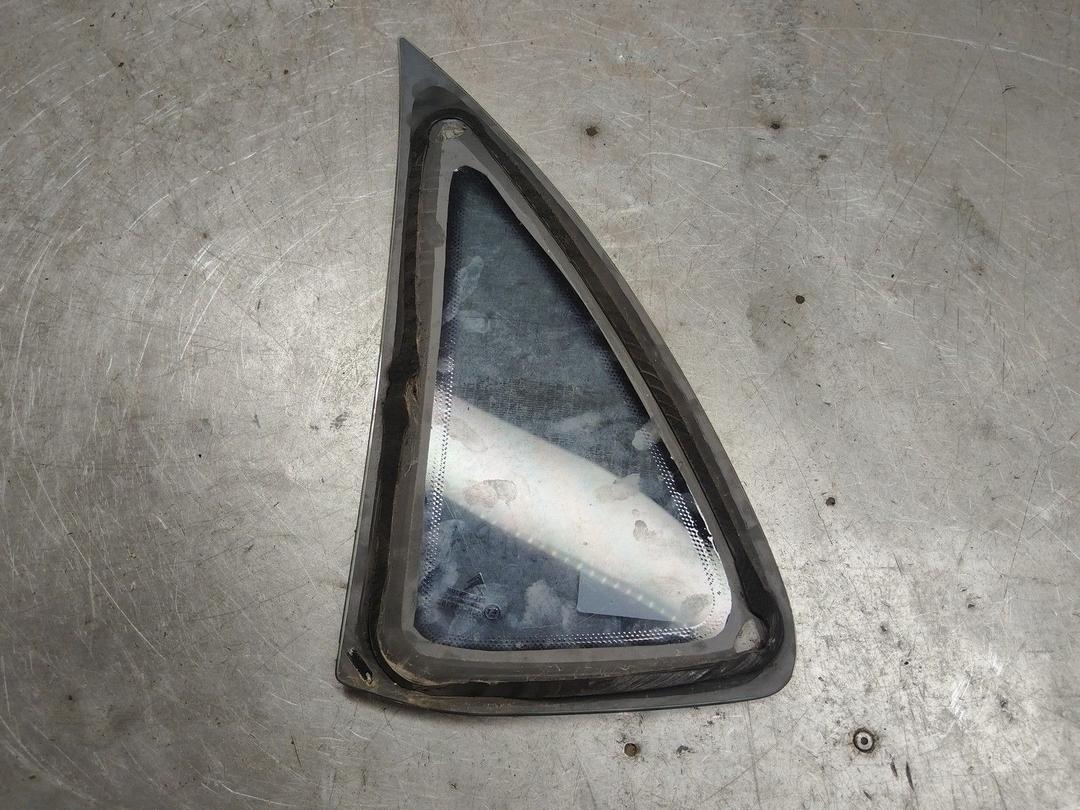 Стекло кузовное боковое правое U623CS Citroen C3 купить с доставкой