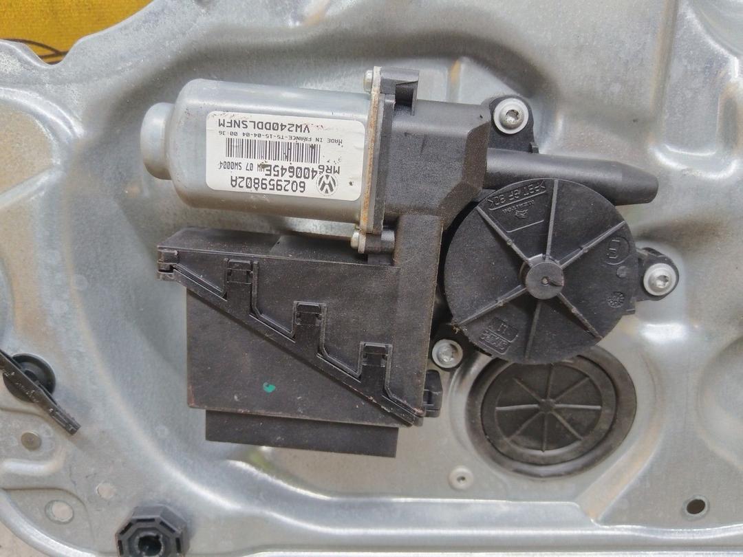 Стеклоподъемник электрический передний левый 7EVYHT Volkswagen Polo купить в магазине запчастей бу