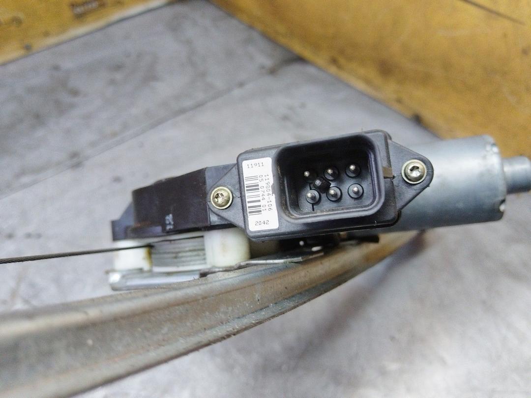 Стеклоподъемник электрический задний правый K5J8X2 Opel Zafira купить