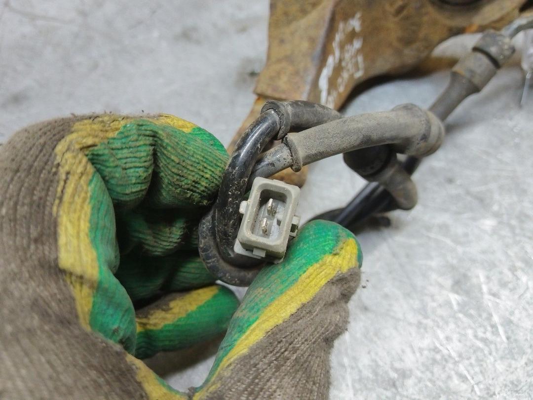 Цапфа задняя (ось ступицы) 0P01NJ Peugeot 406 - Фото 4