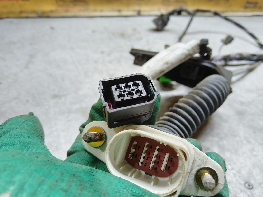 Проводка двери передней правой KQ8P8Q Volvo S60 купить с доставкой