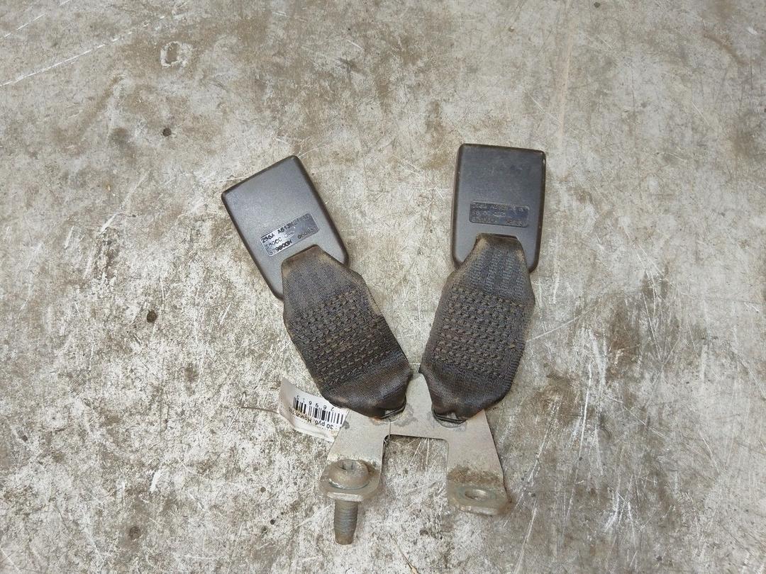 Замок ремня безопасности XY0BVF Ford Fiesta купить с доставкой. Огромный выбор запчастей и марок авто. У нас есть практически все.