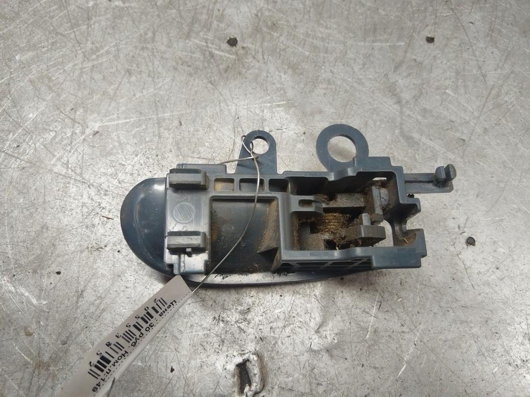 Ручка внутренняя задняя левая 8R9RYF Toyota Yaris Verso купить