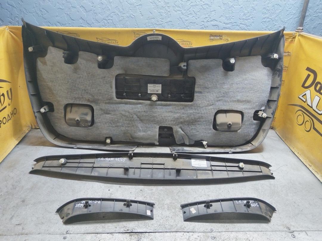 Обшивка крышки багажника ZOZ453 Toyota Corolla Verso купить с доставкой