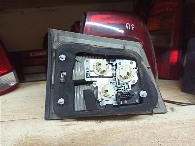 Фонарь крышки багажника правый 9E5D73 Opel Vectra купить