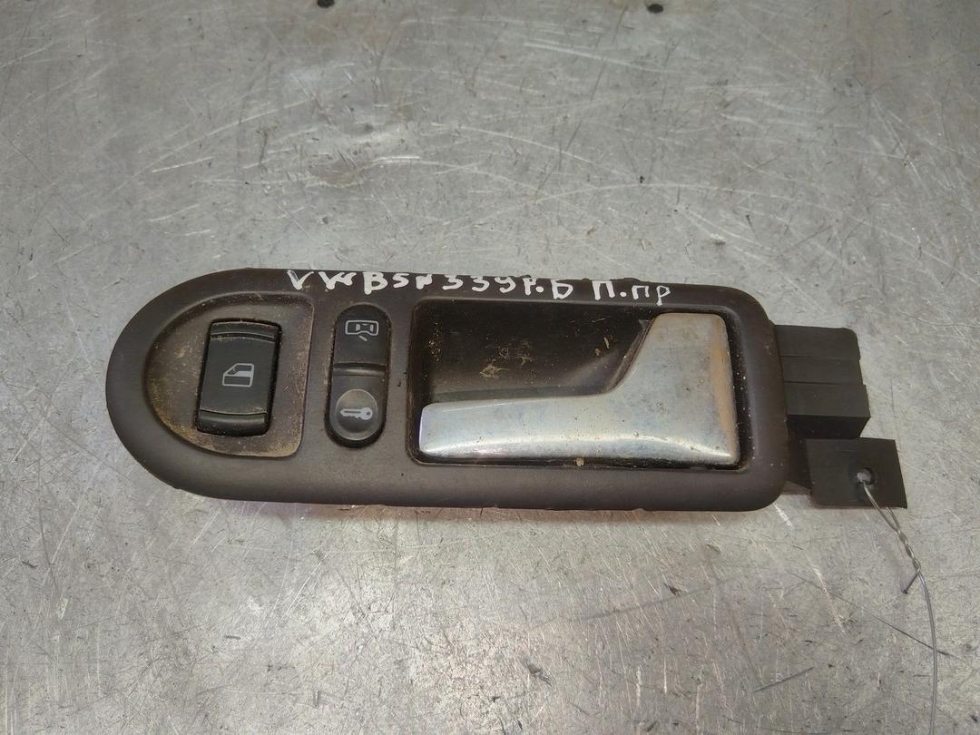 Ручка внутренняя передняя правая HZEIAP Volkswagen Passat