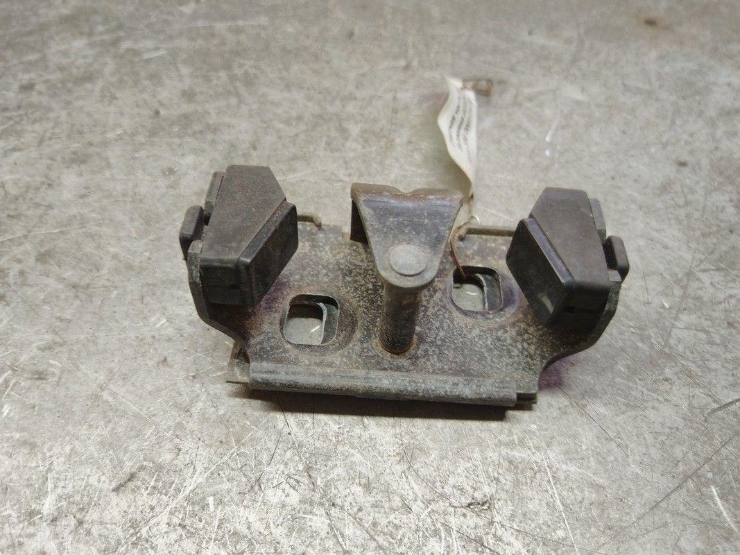 Ответная часть замка багажника EZZZVT Volvo S80 - Фото 1