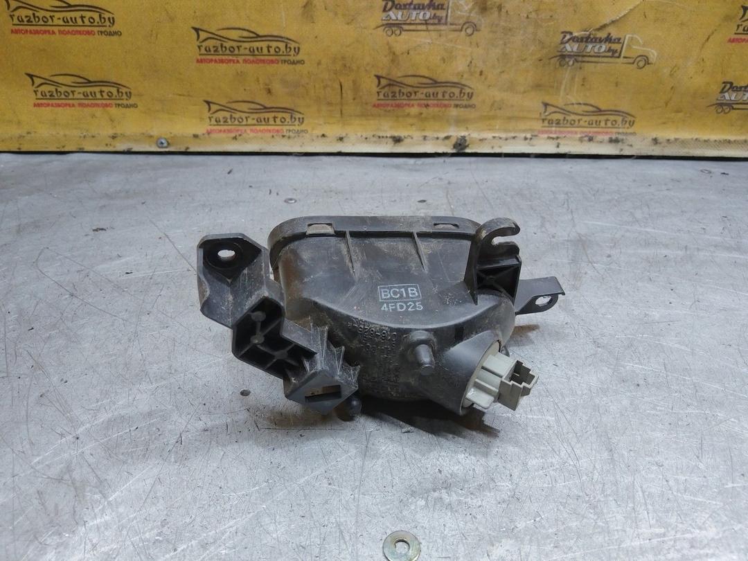 Фонарь крышки багажника правый 7M7TEJ Mazda 323 купить