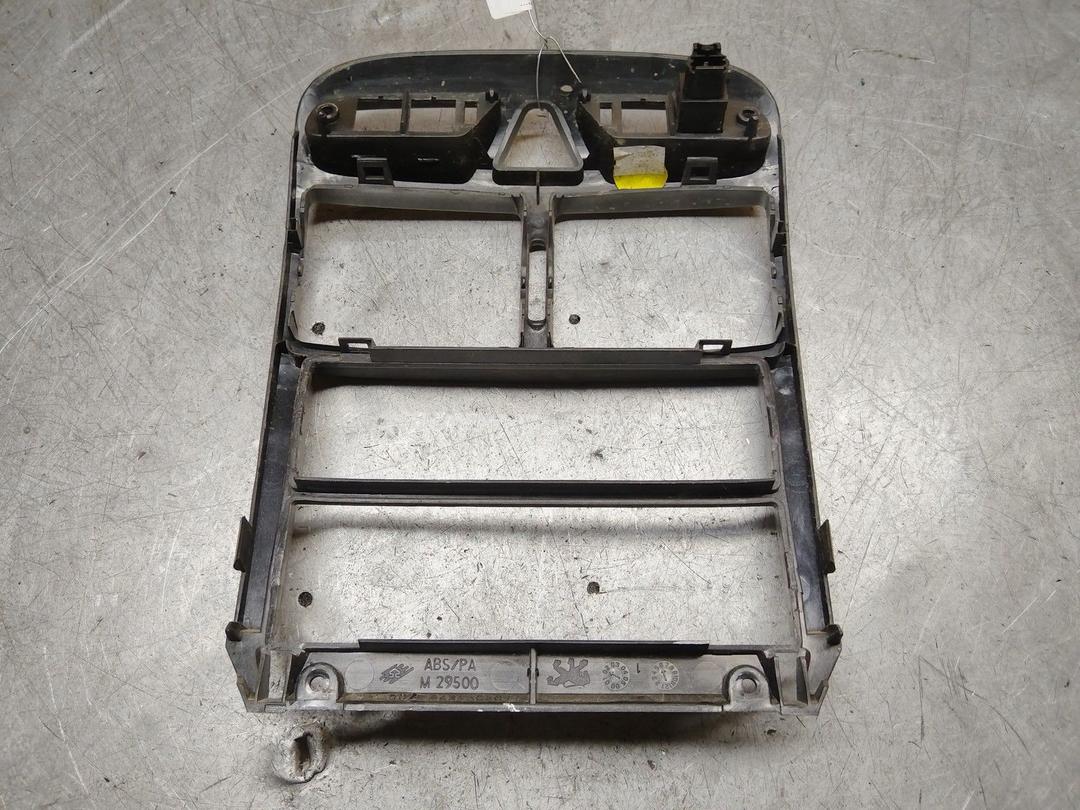 Рамка под магнитолу QTLUE8 Peugeot 307 - Фото 2