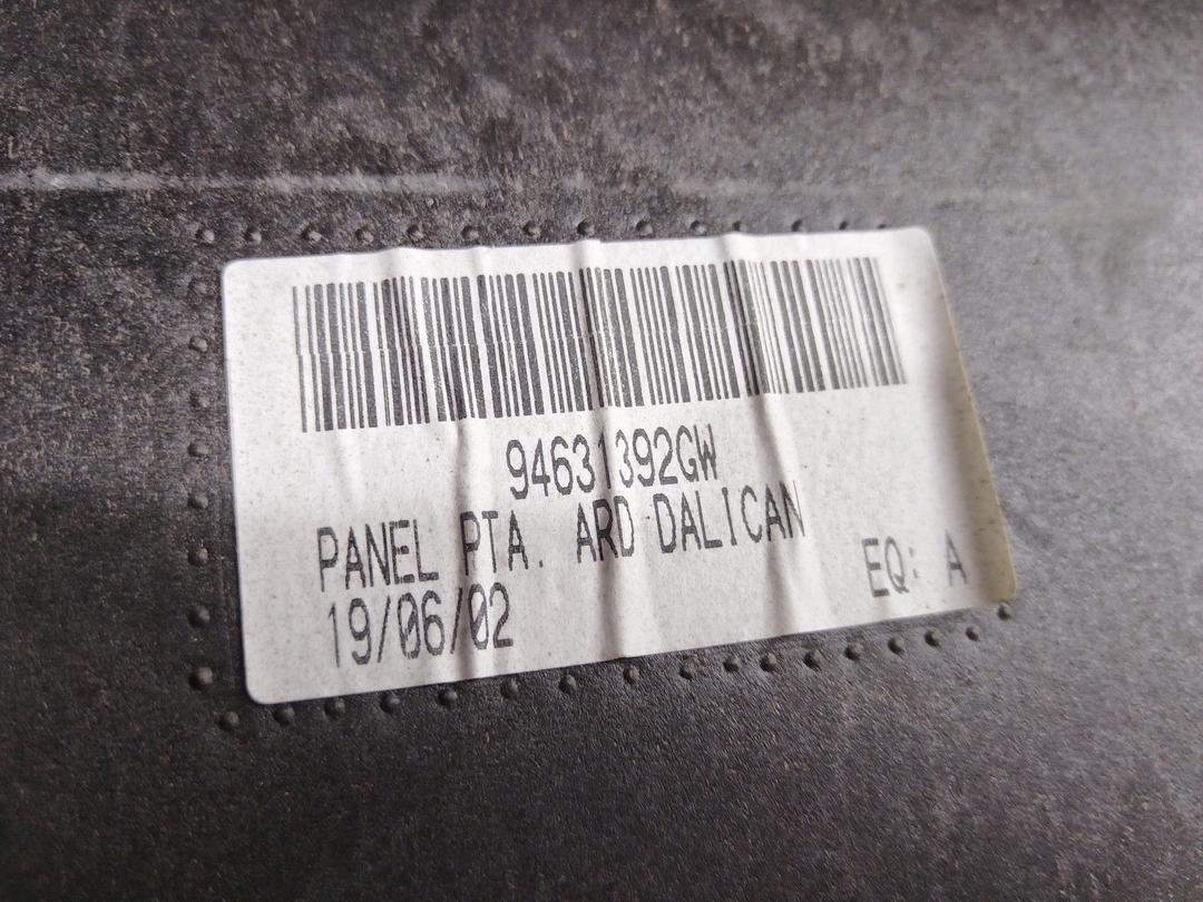 Обшивка двери задней правой (дверная карта) VJSCK8 Citroen Xsara Picasso купить на авторазборке