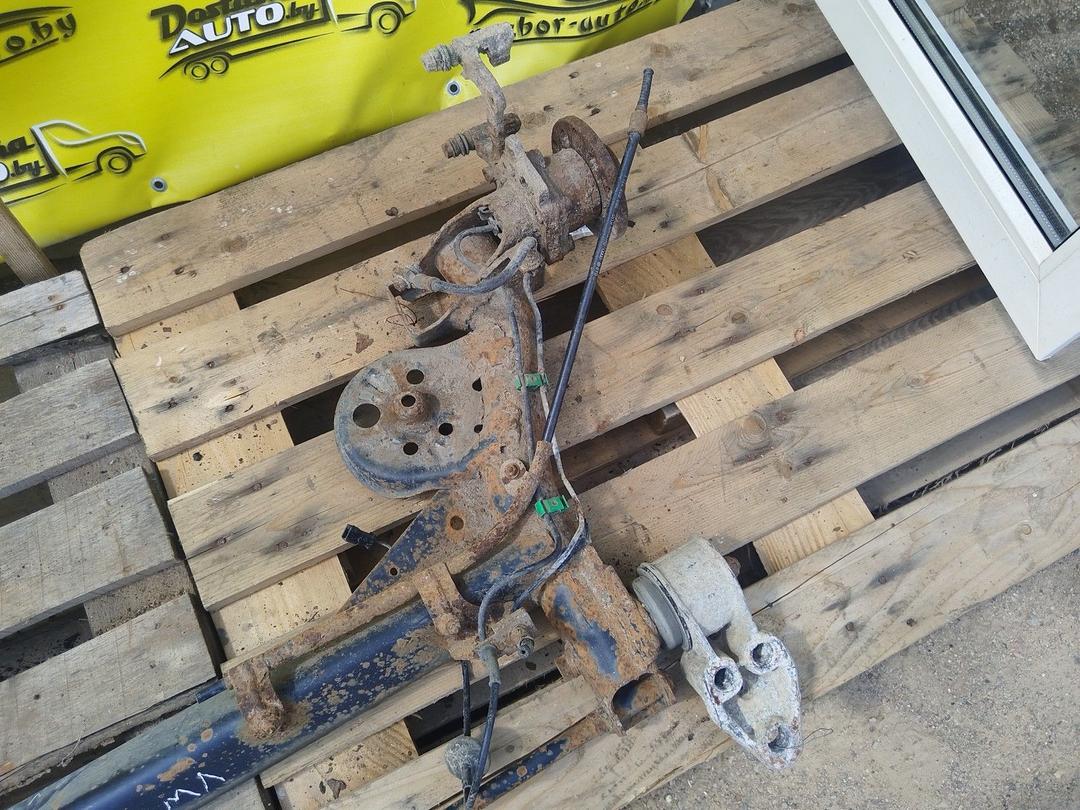 Балка подвески задняя 8DS0Z9 Volkswagen Passat undefined