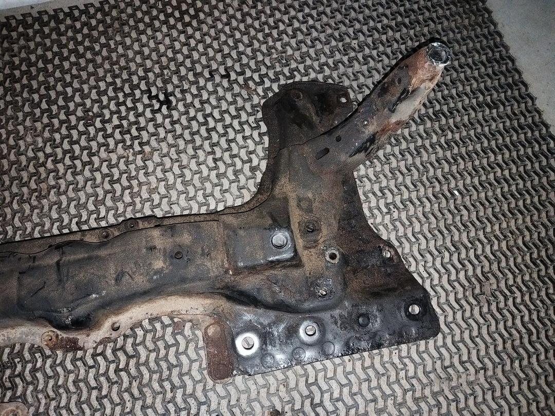 Балка подвески передняя (подрамник) D5GOE3 Alfa Romeo 147 купить с доставкой