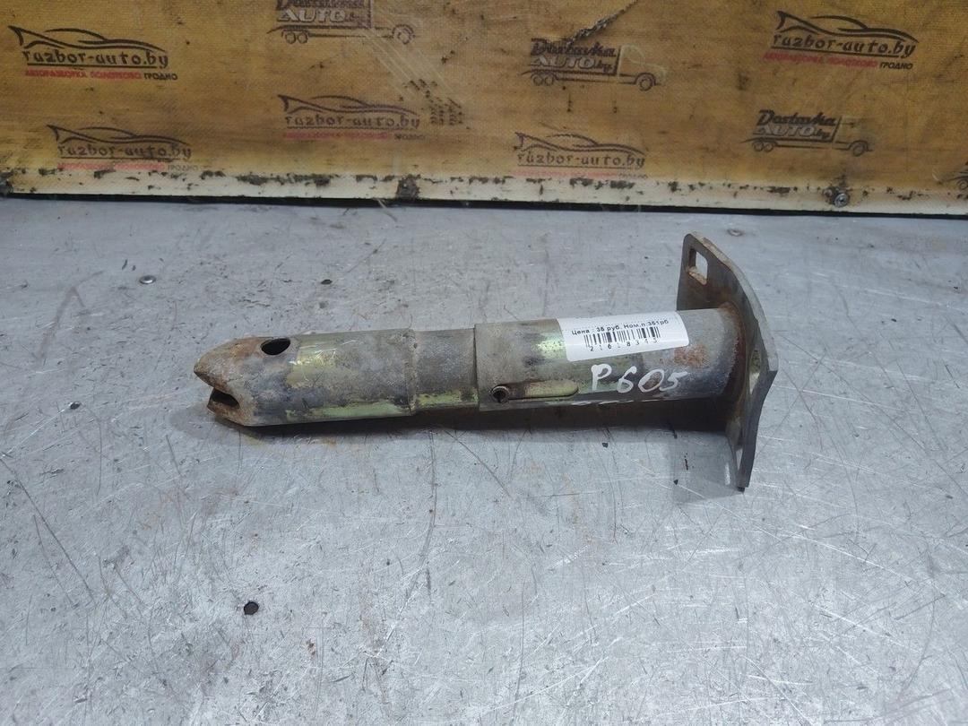 Клык бампера передний левый 4V00JG Peugeot 605 - Фото 1