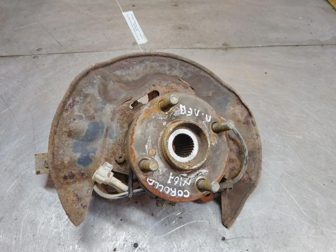 Кулак поворотный левый AVJEVE Toyota Corolla - Фото 1