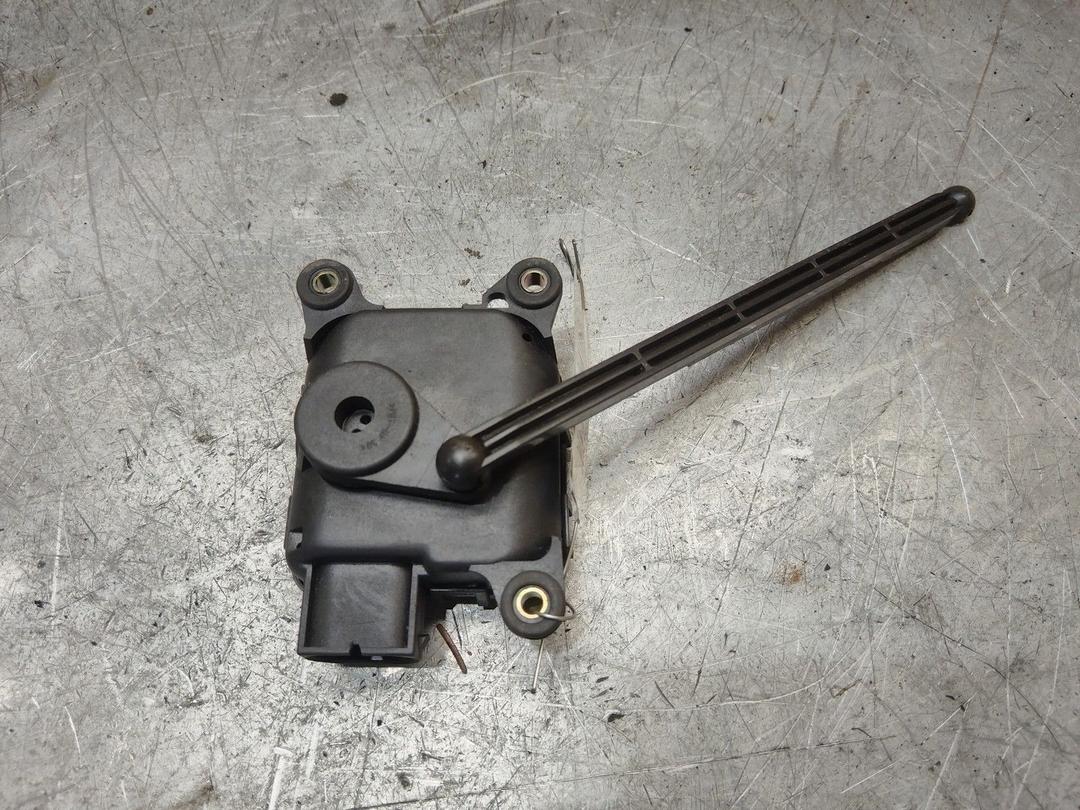 Моторчик заслонки печки CP3T3Z Opel Astra купить с доставкой