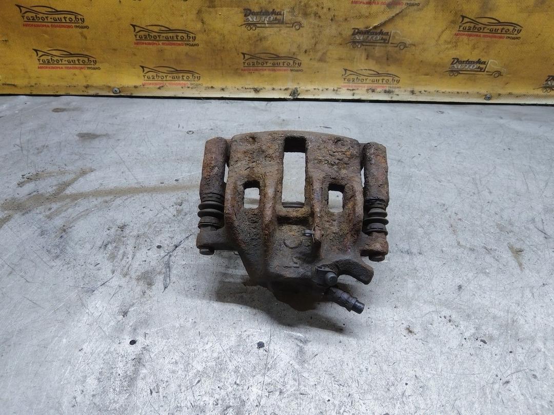 Суппорт передний правый 352QMK Peugeot 406