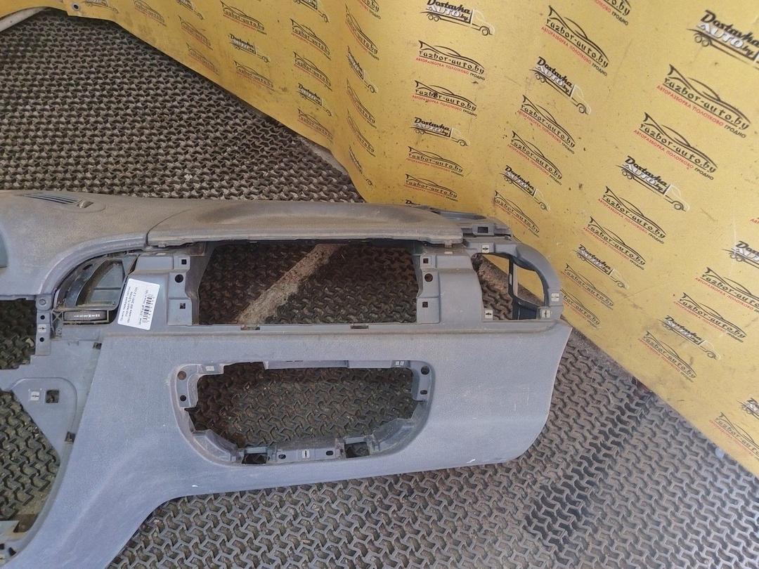 Панель передняя салона (торпедо) 7LDYKN Mercedes 308 купить в магазине запчастей бу