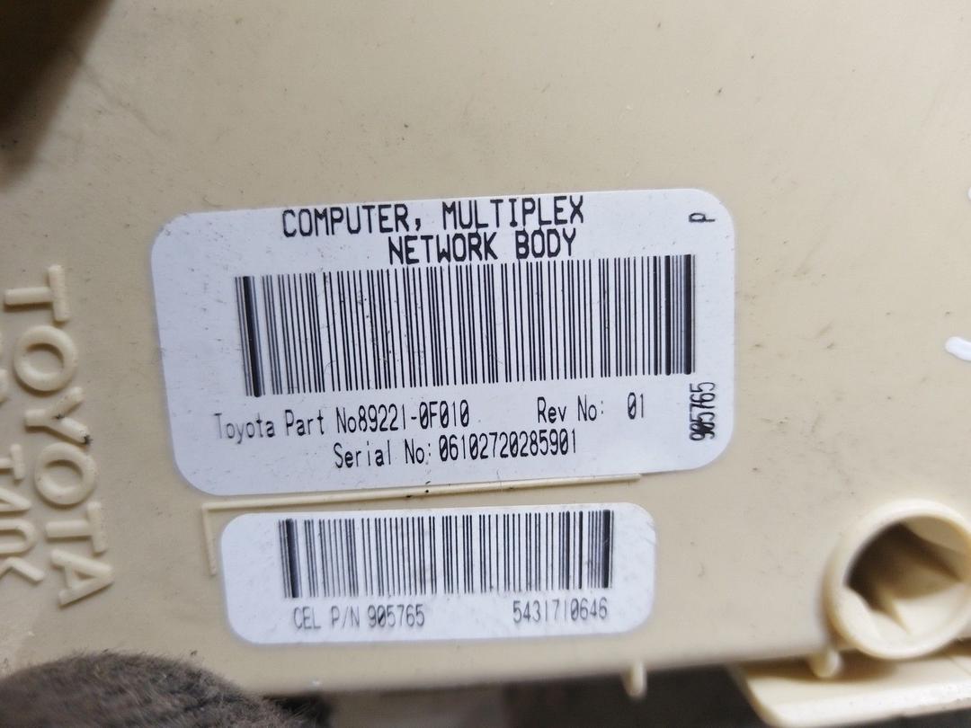 Блок предохранителей D1759F Toyota Corolla Verso купить в магазине запчастей бу