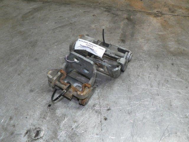 Петля двери передней правой 4ZNA9M Peugeot 207