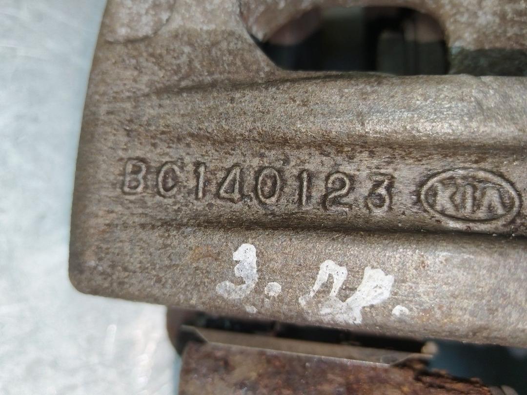 Суппорт задний правый O3SK54 Kia Sorento - Фото 7