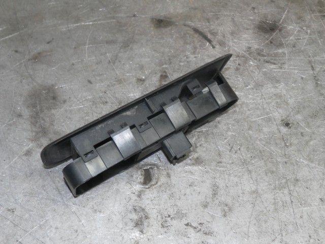 Кнопка стеклоподъемника переднего правого 3S9SDZ Citroen C8 купить в магазине запчастей бу