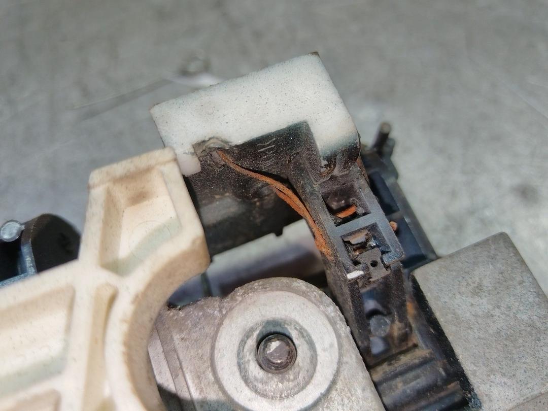 Ручка открывания багажника 6LPPRA Renault Safrane купить на авторазборке