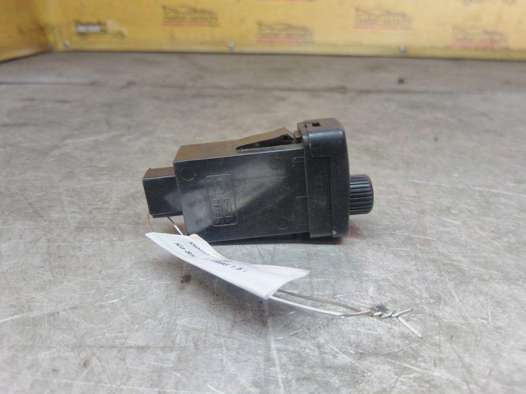 Кнопка корректора фар 70L282 Kia Shuma - Фото 4