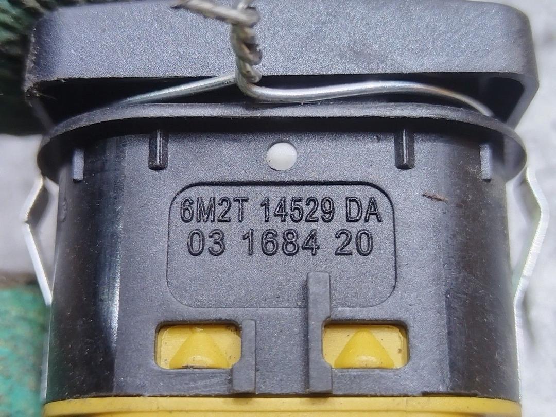 Кнопка стеклоподъемника переднего правого U97LJK Ford Focus - Фото 4