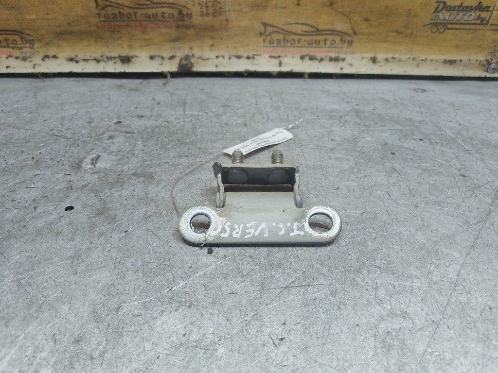 Петля крышки багажника P8R1G8 Toyota Corolla Verso - Фото 3