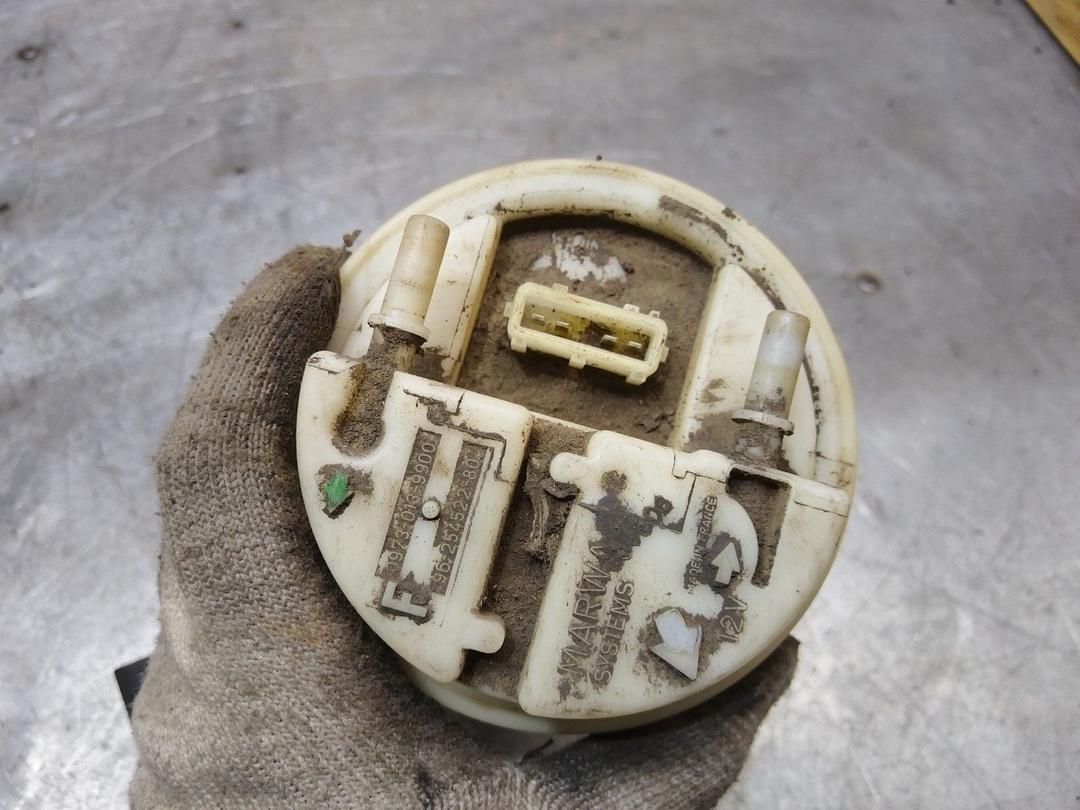 Колба в бак 0XEZUG Peugeot 306 купить