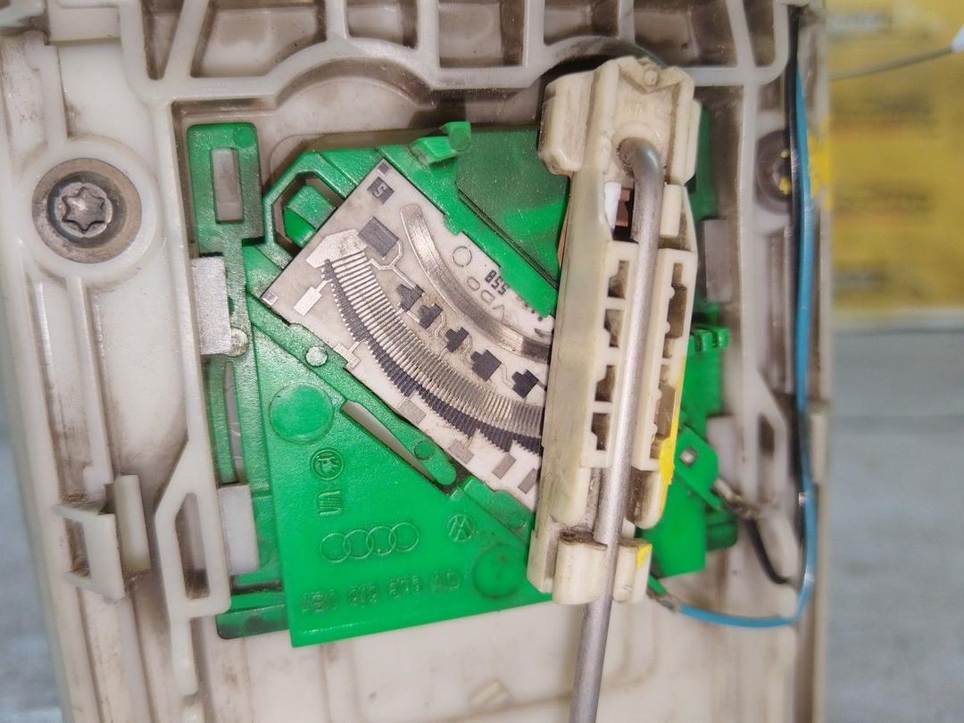 Колба в бак PJBLT3 Volkswagen Passat купить с доставкой. Огромный выбор запчастей и марок авто. У нас есть практически все.