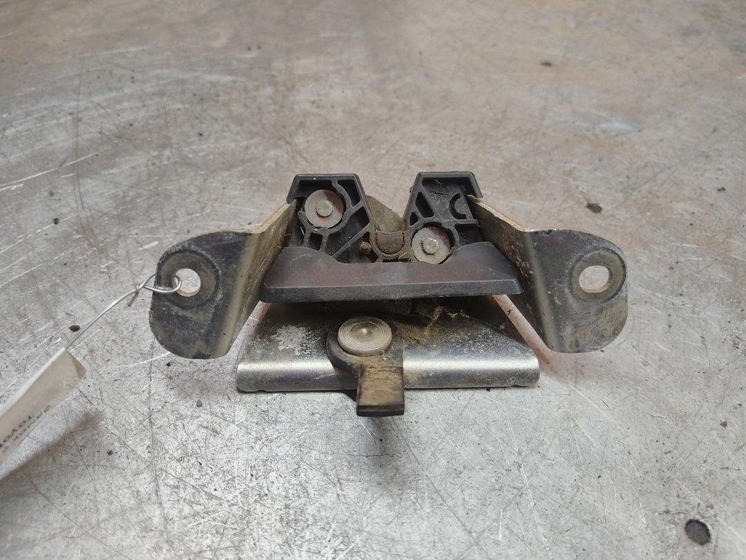 Замок багажника VTUYKW Toyota Aygo