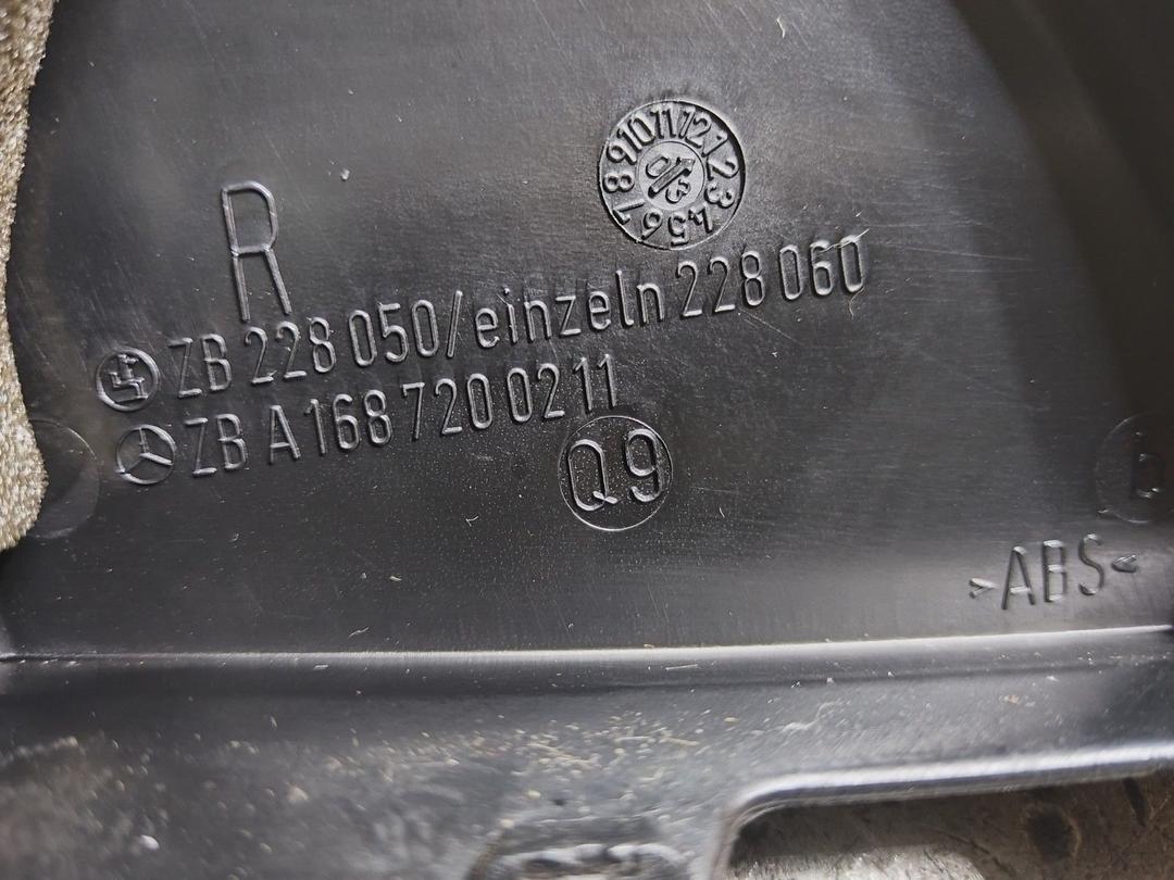 Заглушка зеркала правого ZV43VZ Mercedes A W168 купить в магазине запчастей бу
