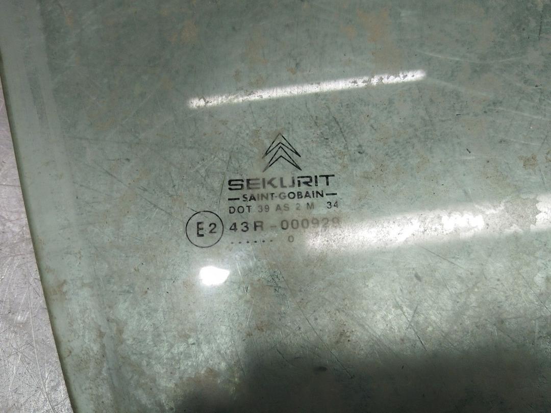 Стекло двери передней правой Y620G1 Citroen Xantia купить