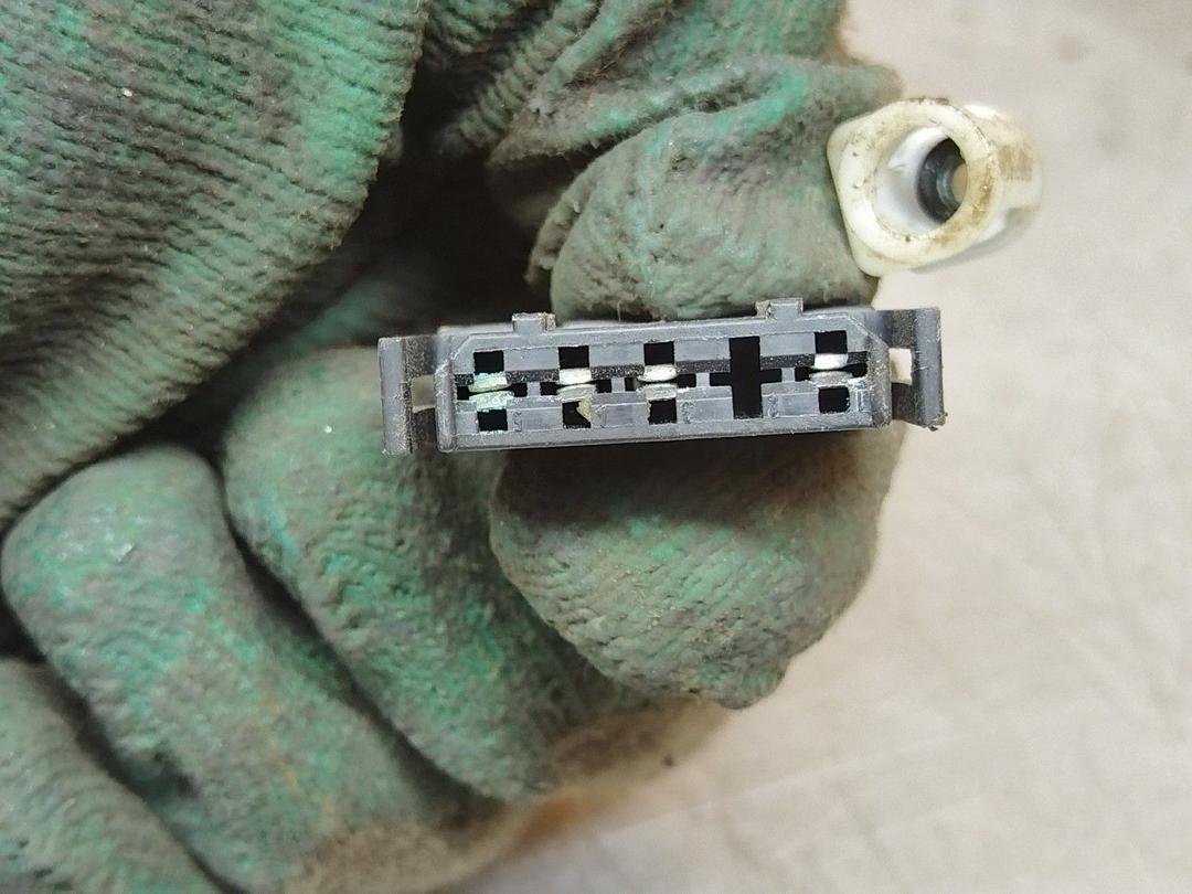 Проводка двери задней левой HNGRU7 Volkswagen Caddy undefined