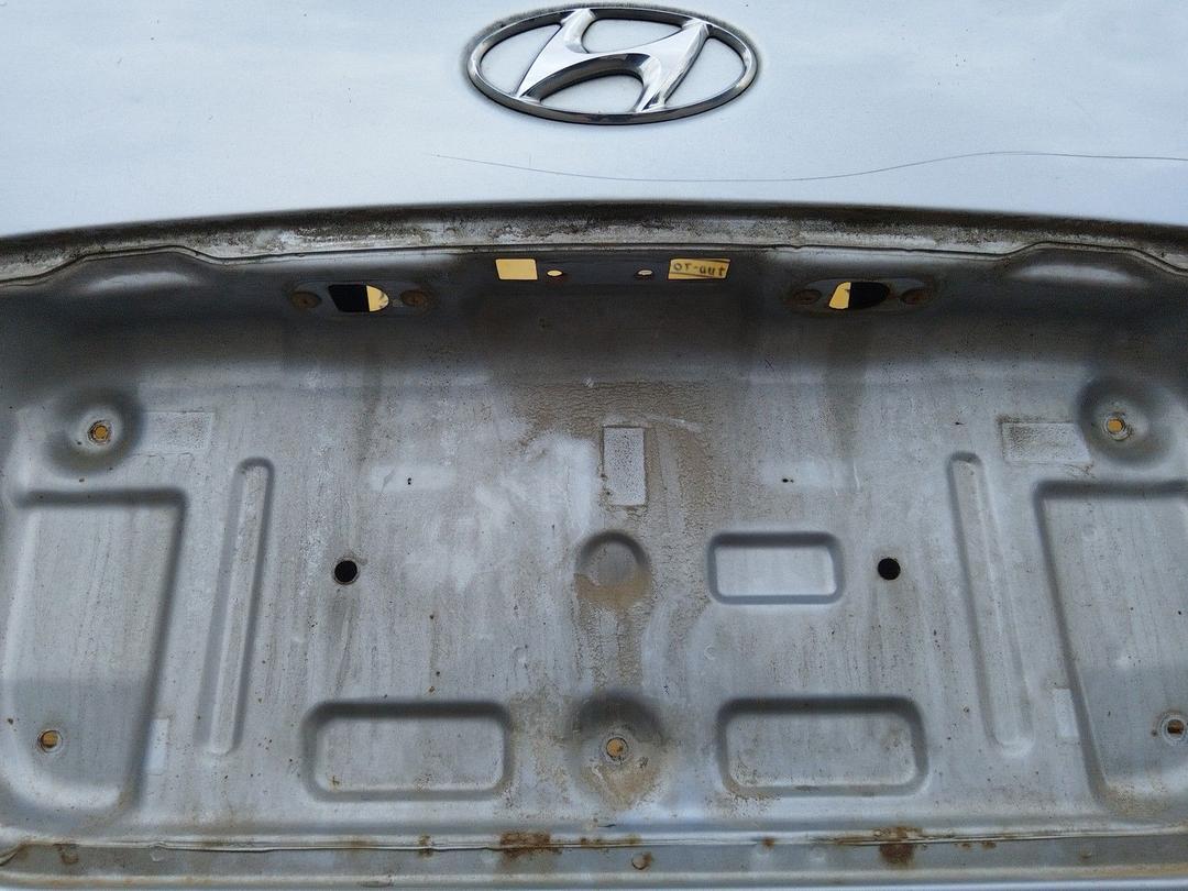 Крышка багажника (дверь 3-5) REZV52 Hyundai Trajet купить в магазине запчастей бу
