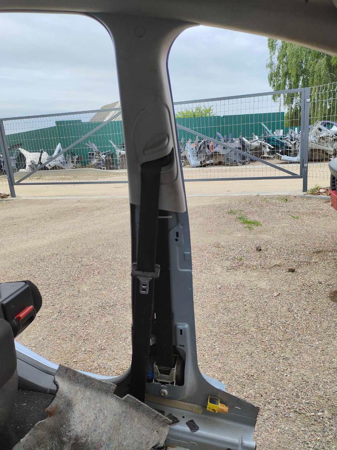 Ремень безопасности задний левый 3VMZNG Ford Fiesta