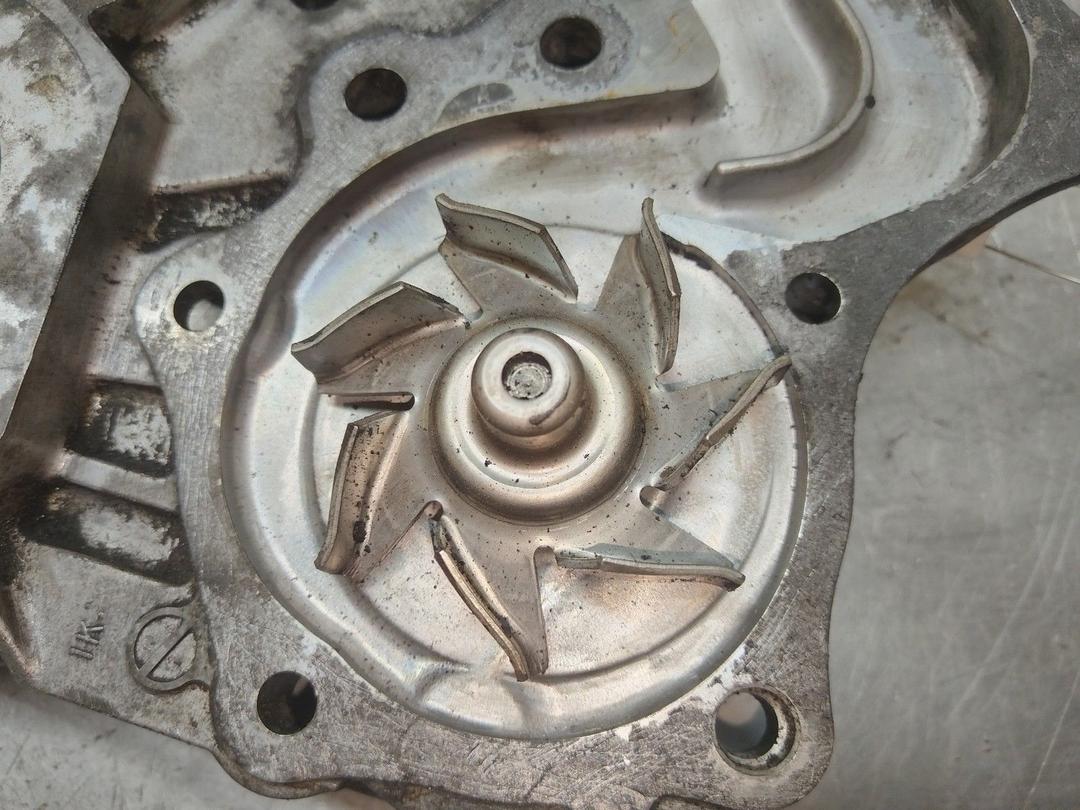 Помпа DCEWD2 Toyota Avensis купить с доставкой