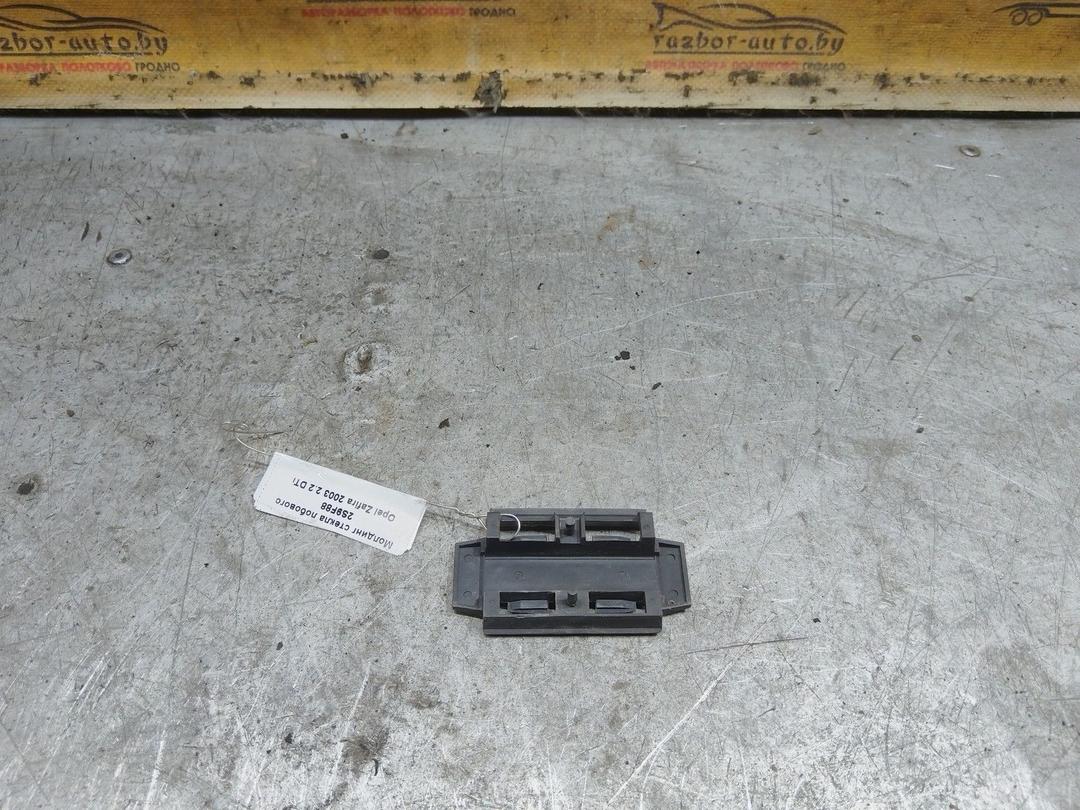 Молдинг стекла лобового 2S9F88 Opel Zafira