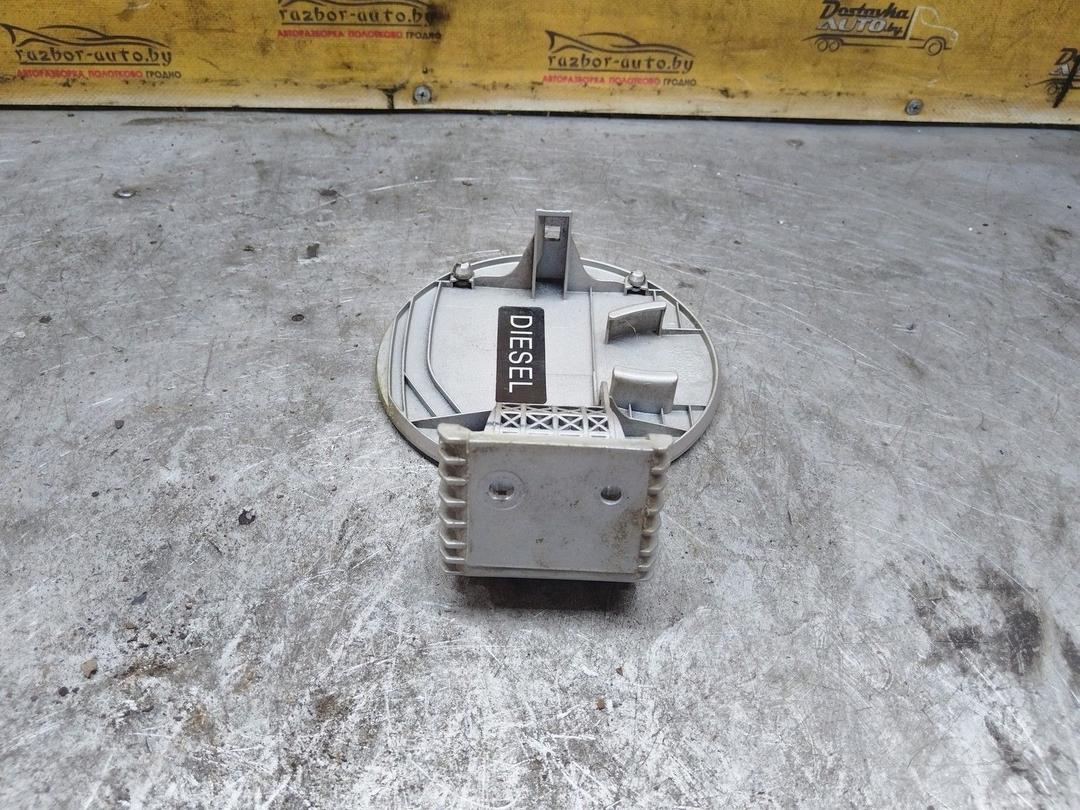 Лючок топливного бака ZHD33N Hyundai Getz undefined