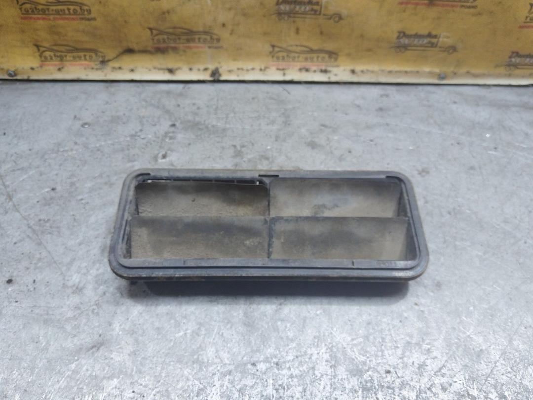 Решетка вентиляции кузова UCM02W Ford Mondeo