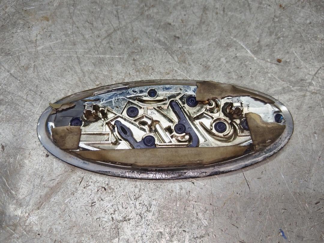 Эмблема BE8U2B Ford Fusion купить