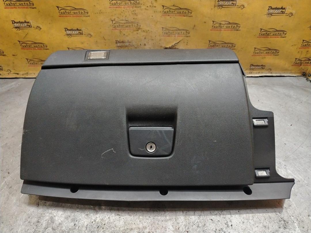 Бардачок 6Q0535 Volvo V50 - Фото 1