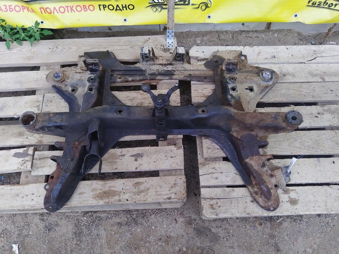 Балка подвески передняя (подрамник) X5E529 Peugeot 406 - Фото 1