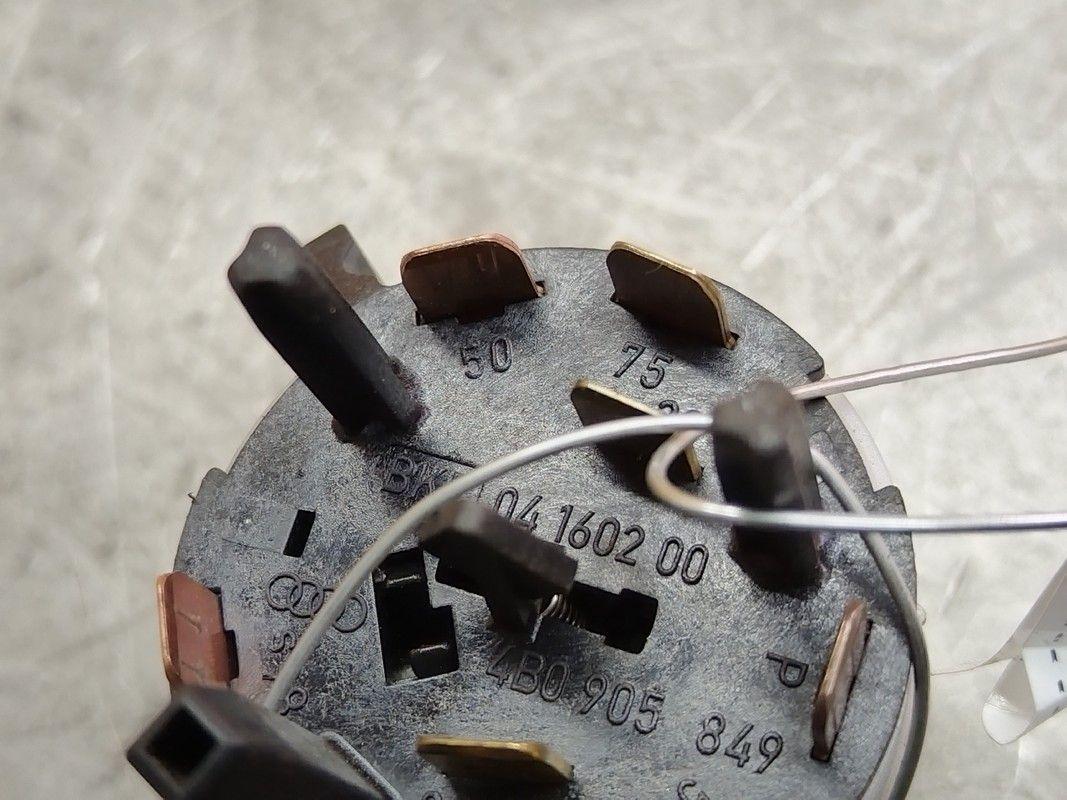 Замок зажигания KWF8KD Skoda Fabia купить на авторазборке