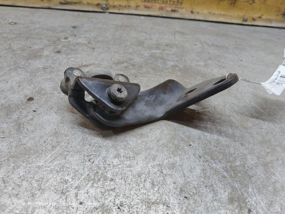 Ролик двери сдвижной QNH3YP Ford Tourneo Connect купить в магазине запчастей бу