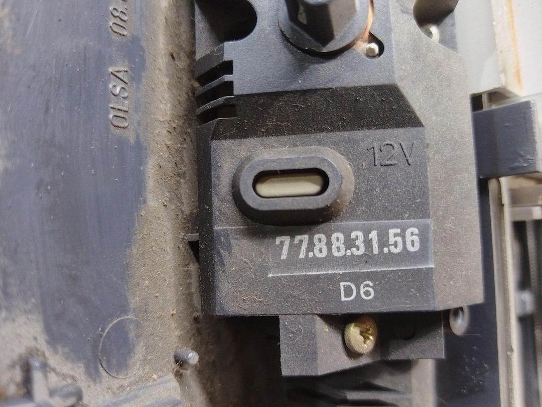 Фонарь салона (плафон) 76E1QF Fiat Punto купить в магазине запчастей бу